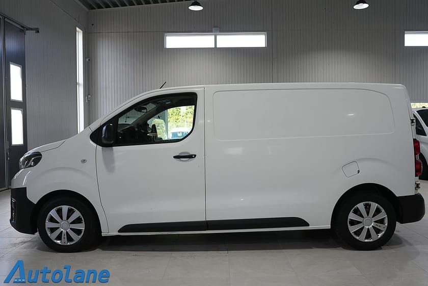 Bild 3 av Toyota Proace 1.6 D-4D 3-sits,Dragkrok,Värmare,PDC,HUD, 116hk