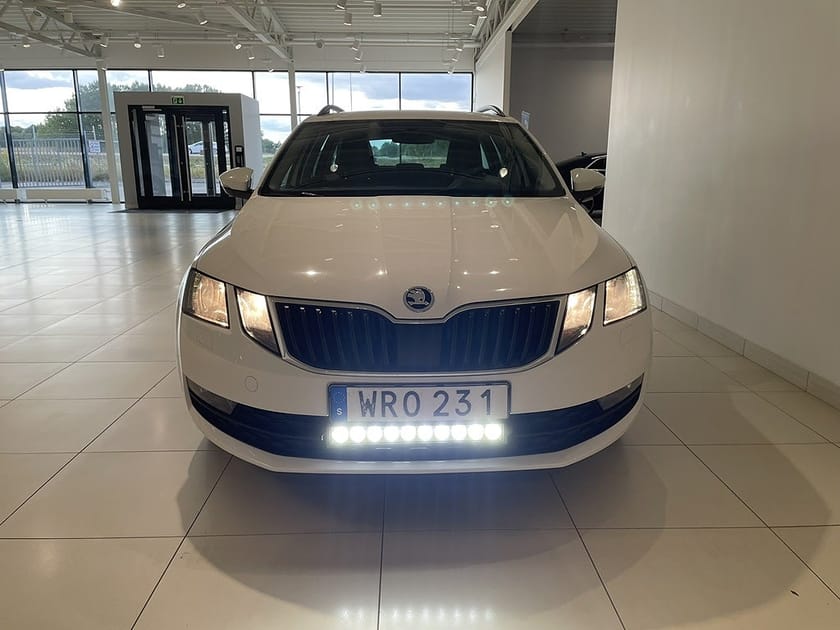 Bild 3 av Škoda Octavia Kombi Skoda Combi AMBITION TDI 115 DSG7 DRAG | VÄRMARE