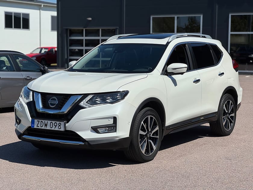 Bild 2 av Nissan X-Trail 2.0 dCi Automat Panorama Värmare 360 Kamera Drag 7-sits
