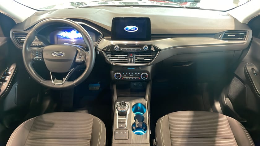 Bild 4 av Ford Kuga Plug-In Hybrid Titanium 225Hk / Rattvärme / Årsskatt 360kr