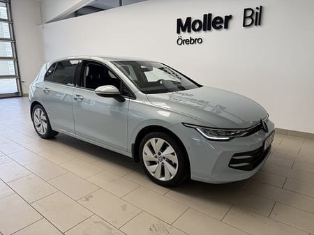 Volkswagen Golf LIFE 1.5 ETSI 150HK I Bkamera I Värmare I Rattvärm