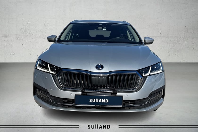 Bilde 2 av Škoda Octavia Stasjonsvogn 4X4 | HENGERFESTE 2000 KG | APPLE CARPLAY