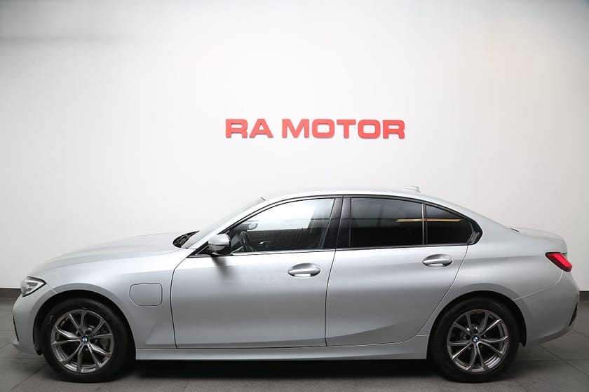 Bild 3 av BMW 330e Sedan