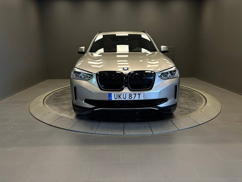 Bild 2 av BMW iX3 Impressive HUD, Harman Kardon, Adaptivt M-chassi