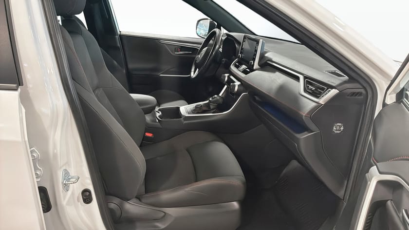 Bild 3 av Toyota RAV4 Plug-in Hybrid E-CVT, 306hk, Drag Kamera
