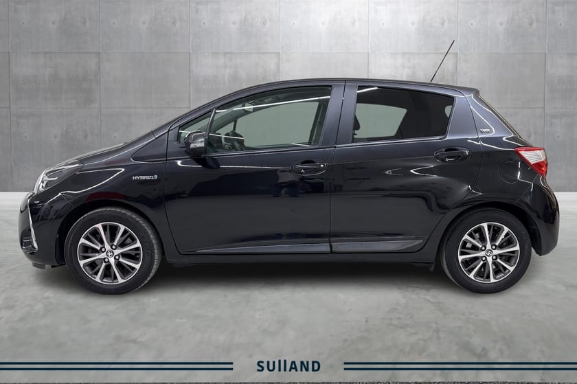 Bilde 2 av Toyota Yaris Hybrid 1.5l Hybrid, Y20, Bi-Tone, 1 eier