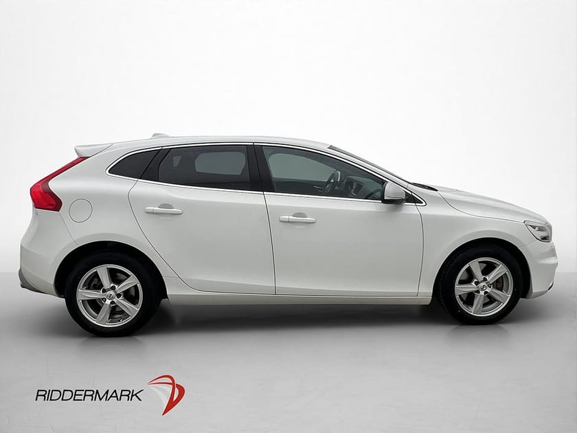 Bild 5 av Volvo V40 D3 R-Design Farthållare Svart innertak 150hk