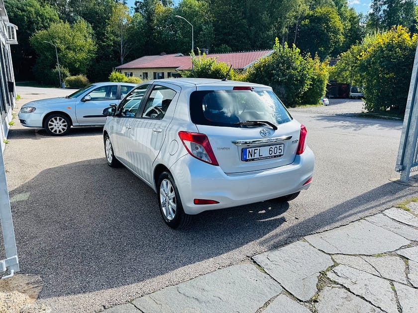 Bild 4 av Toyota Yaris 1.33 VVT-i 99HK ACTIVE 5-D / BACKKAMERA