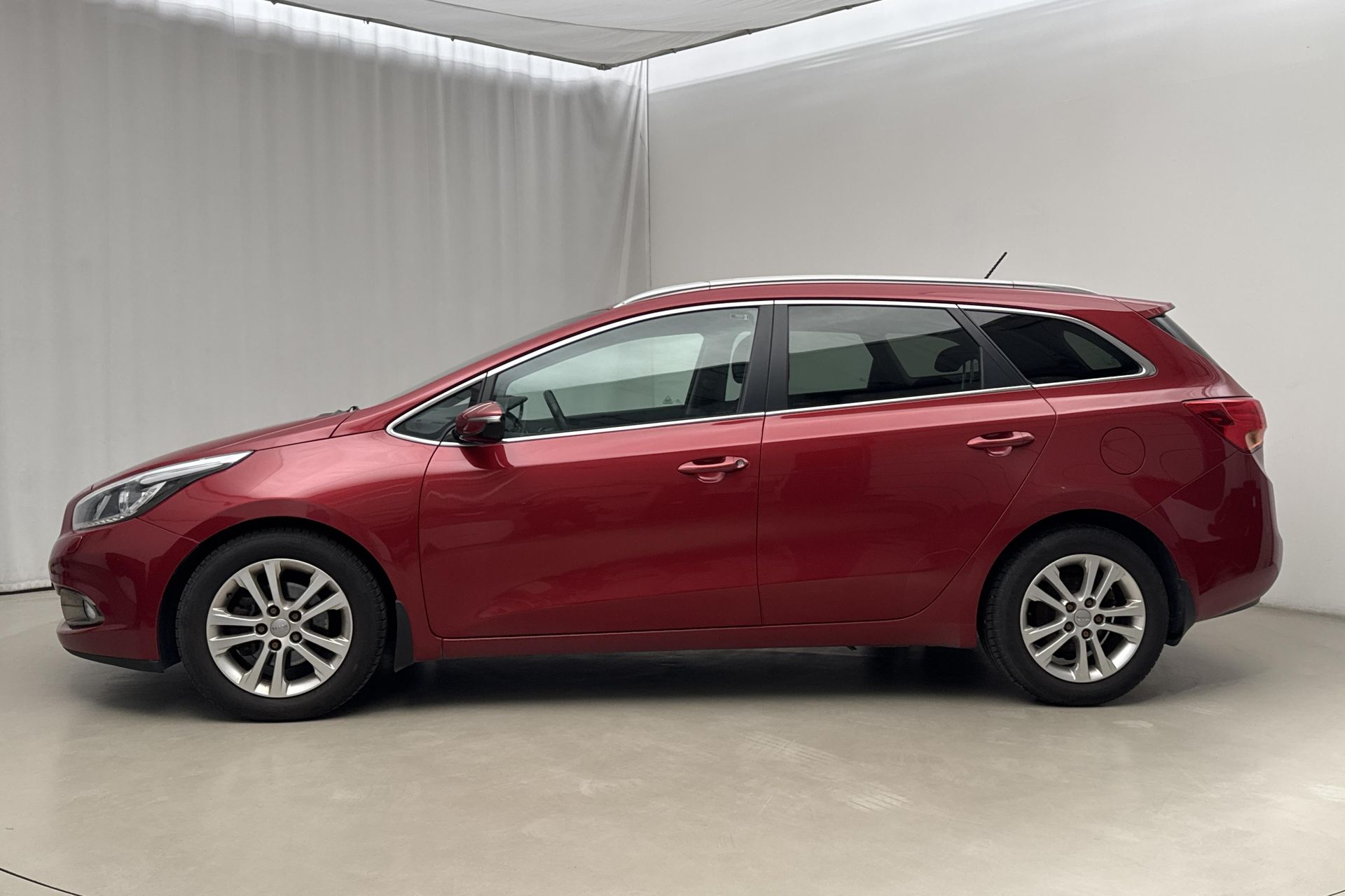 Kia Ceed 1.6 CRDi 2013, bild 2/10
