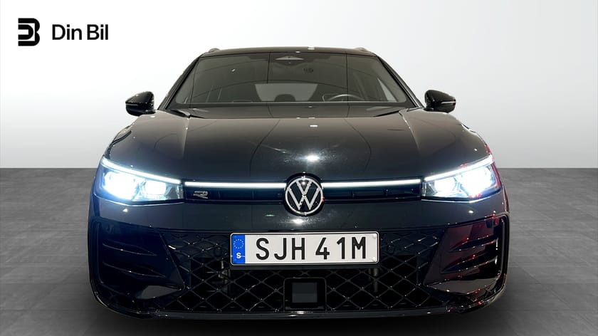 Bild 4 av Volkswagen Passat Variant eHybrid DSG R-Line/Edition/Drag/Värmare/Pano