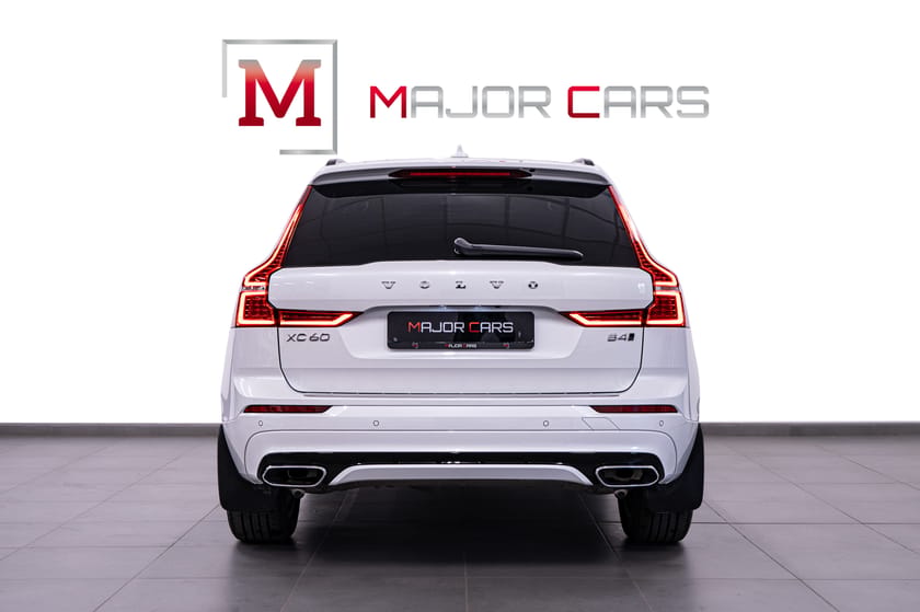 Bild 5 av Volvo XC60 B4 AWD R-Design Pano H/K 360° HuD Drag 4-Zons 197hk