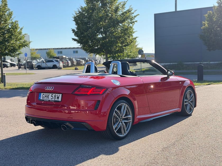 Bild 5 av Audi TT Roadster 40 TFSI S line Cockpit 197hk