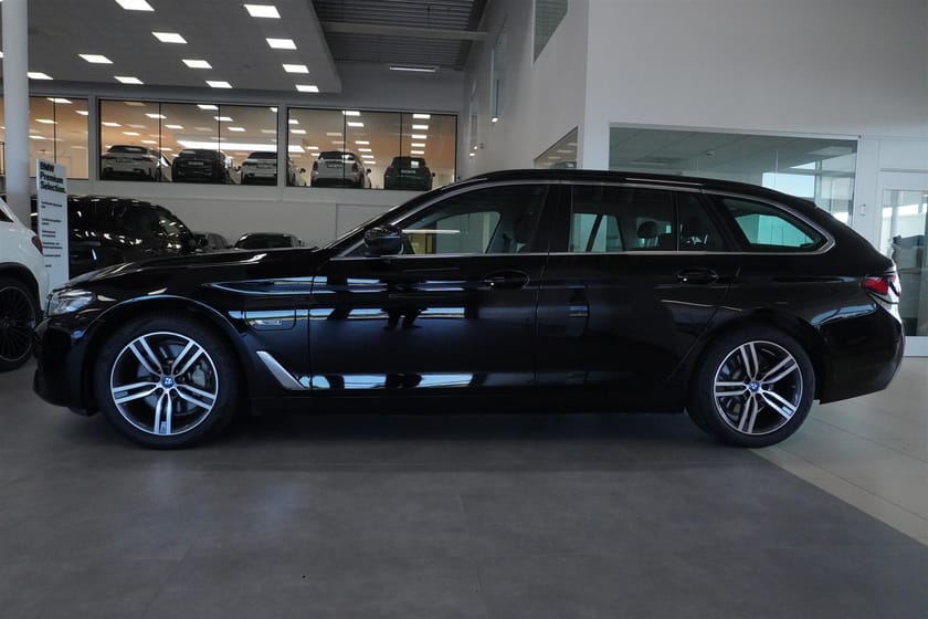Bild 3 av BMW 530e xDrive Touring Drag Läder