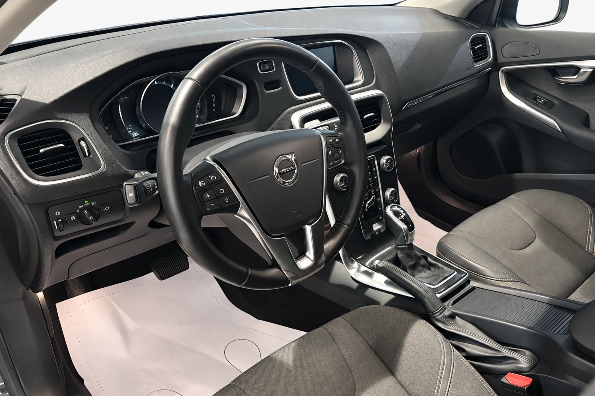 Volvo V40 Cross Country 2018, bild 6/10