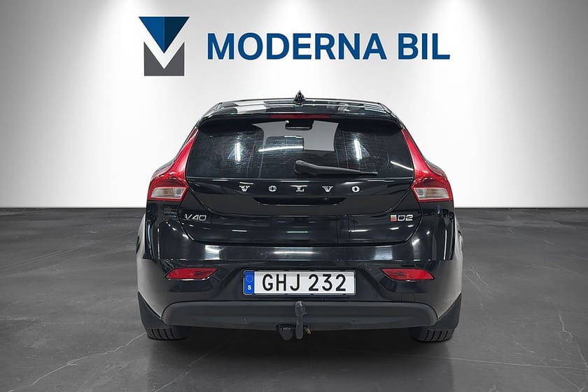 Bild 4 av Volvo V40 D2 Summum 115hk Pano Drag B-kam D-värm Skinn Kamrembytt