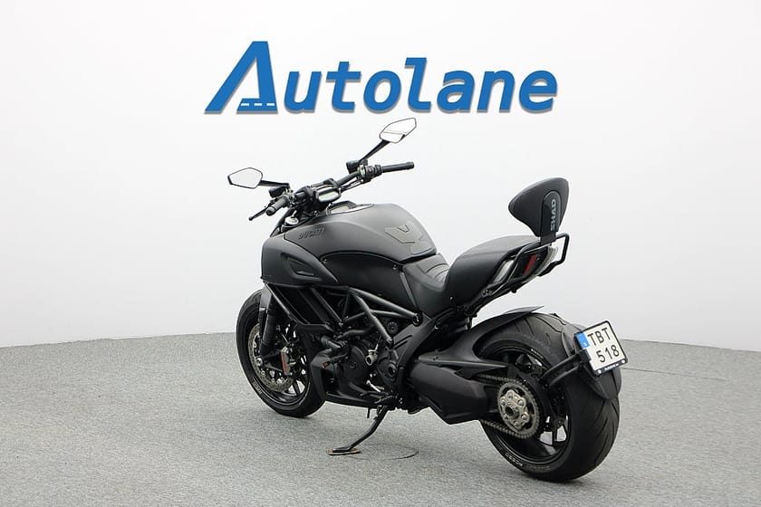 Bild 3 av Ducati Diavel *Brembo, G.P.R Slip-On