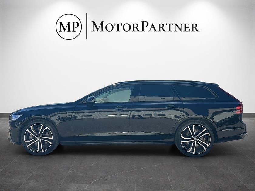 Bild 4 av Volvo V90 Recharge T8 AWD Ultimate Dark B&W Pano 456hk
