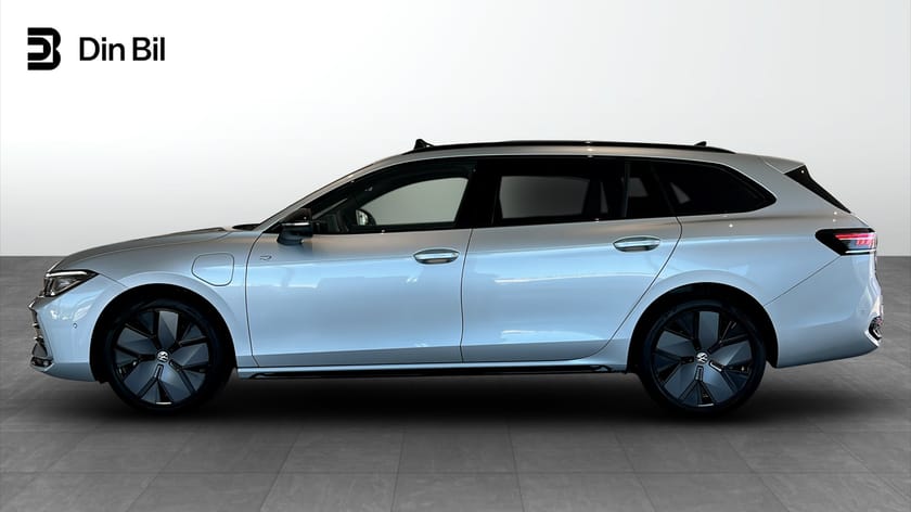 Bild 2 av Volkswagen Passat Variant eHybrid 272 DSG6 R-LINE