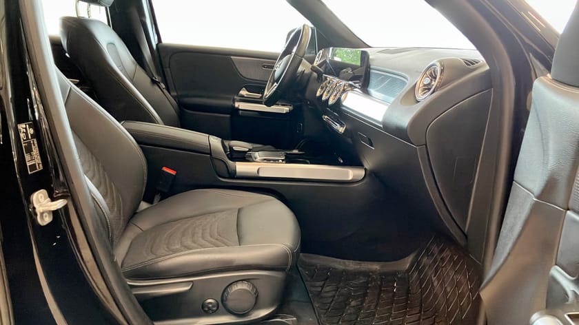 Bild 3 av Mercedes-Benz EQB 300 4MATIC 4MATIC, 228hk, |7-Sits|360|Navi|