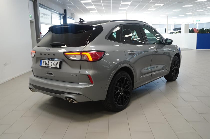 Bild 4 av Ford Kuga Plug-In Hybrid ST-Line X Black Edt. Pano Drag Teknik Pkt.