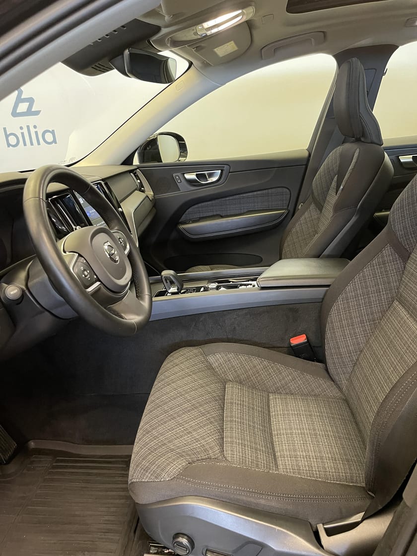 Bild 5 av Volvo XC60 Recharge T6 Core Edition / Dragkrok / Navigation /