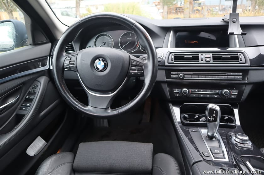Bild 3 av BMW 520d Touring 520 5-serien RWD 184hk Dragkrok  Renoveringsobjekt se utr. Automat Svensksåld