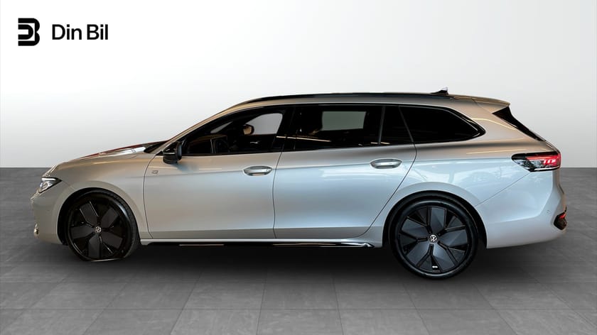 Bild 2 av Volkswagen Passat Sportscombi R-LINE 2.0 TDI 4MOTION DRAG B-KAMERA VÄRMARE 193 H