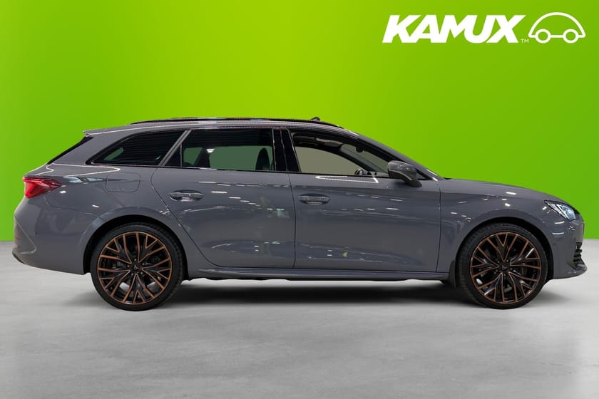 Bild 2 av CUPRA Leon Sportstourer e-Hybrid 245 HK GRILL PÅ KÖPET Pano Cockpit B-Kamera Halvskinn Carplay Drag