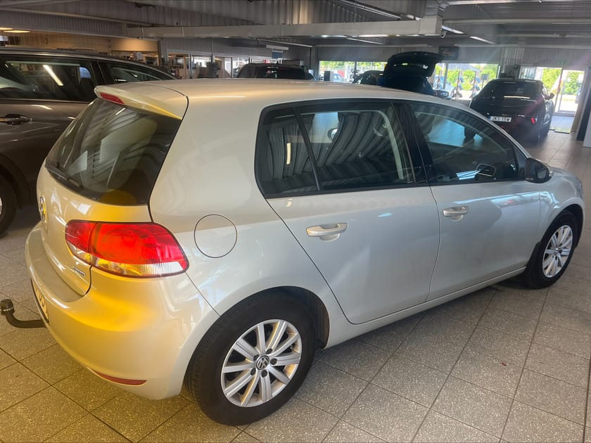 Bild 2 av Volkswagen Golf 1,6 5D MASTER/DRAGKROK/1 ÄGARE