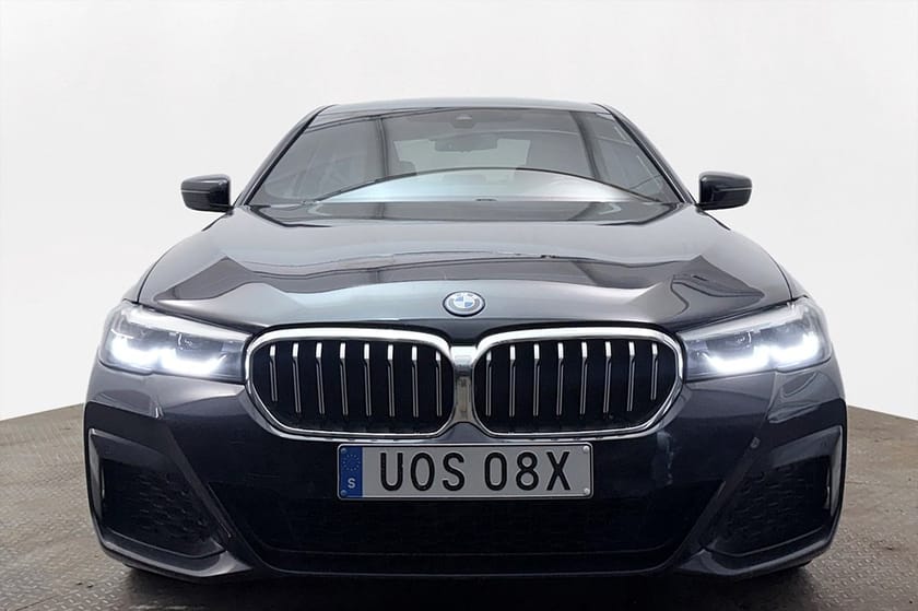 Bild 3 av BMW 530e xDrive Sedan M Sport Drag Läder Navi Kamera 292hk