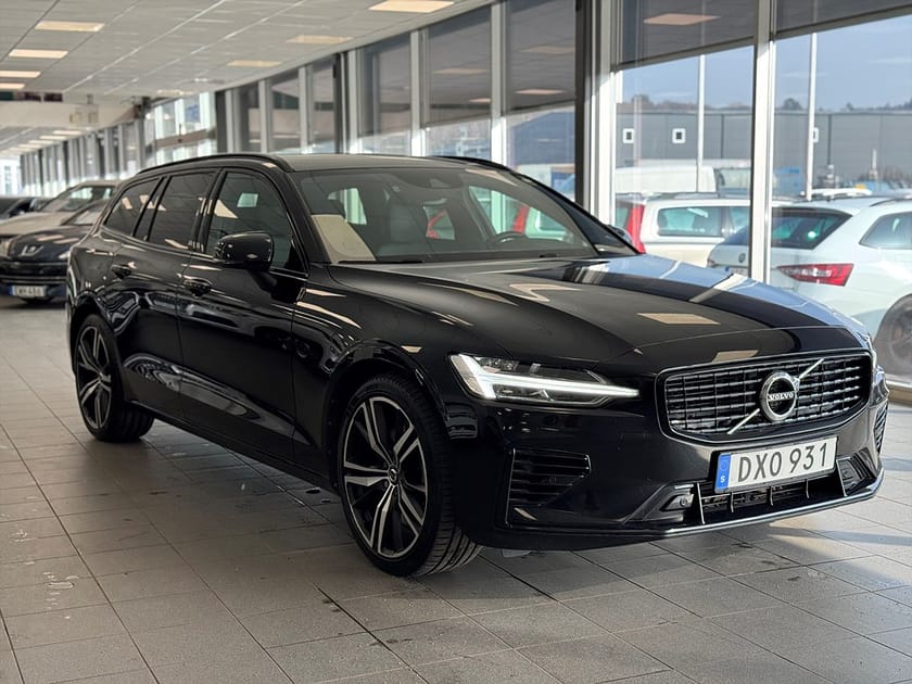 Bild 1 av Volvo V60 Recharge T6 AWD R-Design Värmare Kamera