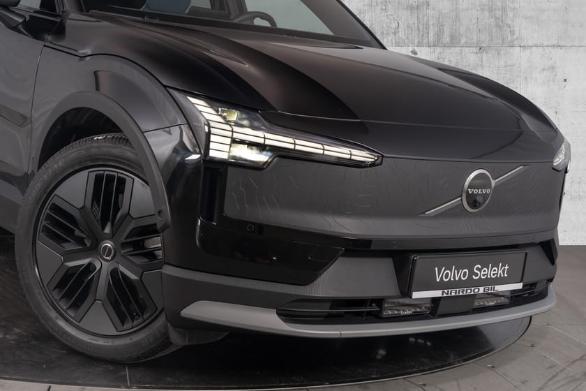 Bilde 2 av Volvo EX30 Cross Country Twin Motor Performance 428 hk Ultra. Harman Kardon/Soltak/360 kam/Aktive LED