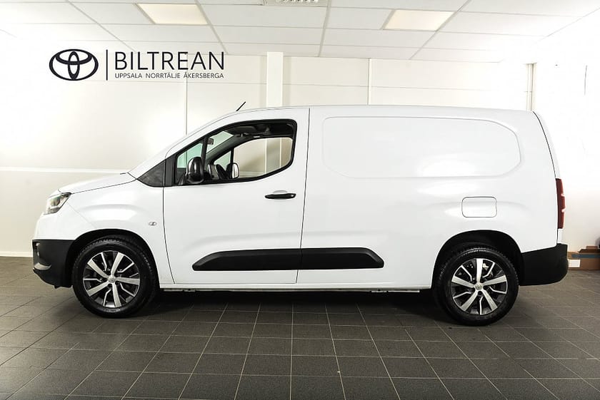Bild 2 av Toyota ProAce City Long 1,5D Comfort MOMS Drag Backkamera Värmare