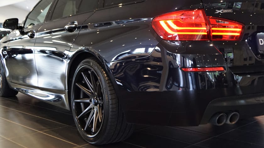 Bild 3 av BMW 530d xDrive Touring M-Sport ROHANA Pono Navi Drag kamera
