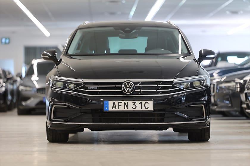Bild 5 av Volkswagen Passat Sportscombi GTE SC 218hk Executive Alcantara Drag B-Kamera