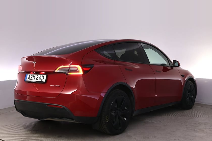 Bild 5 av Tesla Model Y Long Range AWD Autopilot Panorama