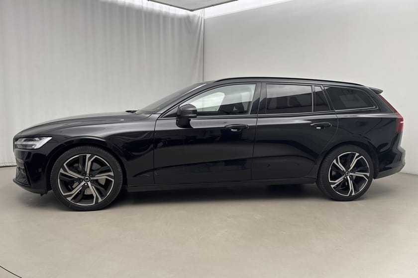 Bild 2 av Volvo V60 B5 Mildhybrid, Bensin (250hk) Plus Dark H/K