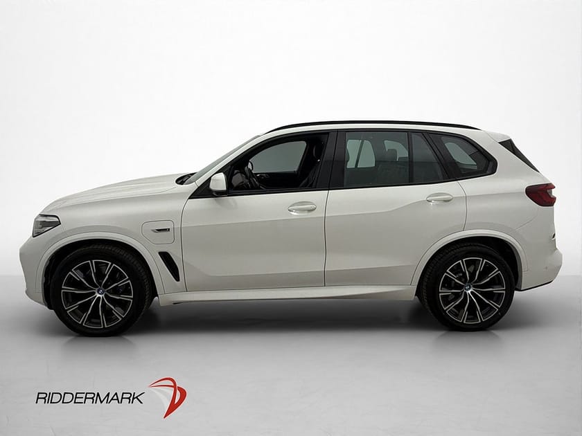 Bild 4 av BMW X5 xDrive45e iPerformance Innovation Cockpit H/K Pano 360° HuD Skinn
