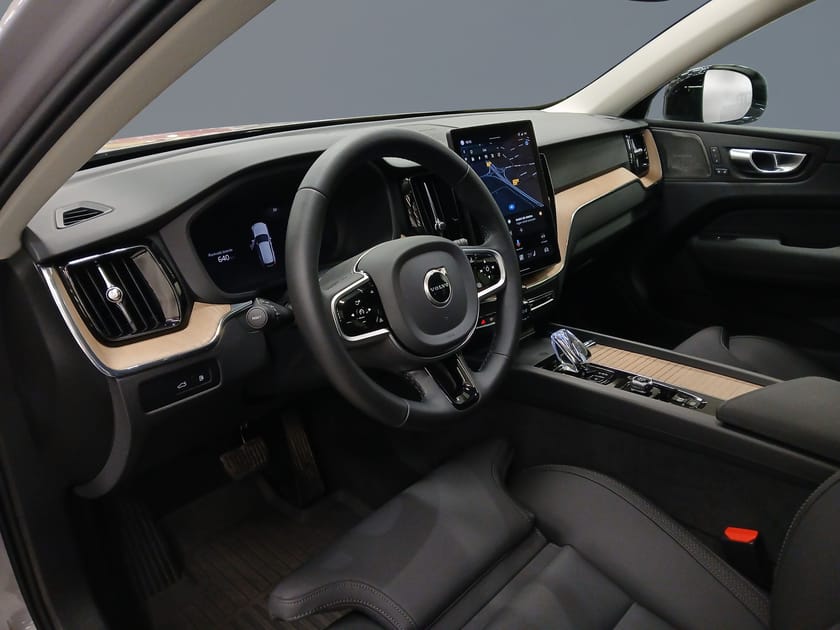 Bild 3 av Volvo XC60 T6 AWD Plus Dark Nordic Edition//360-Kamera//