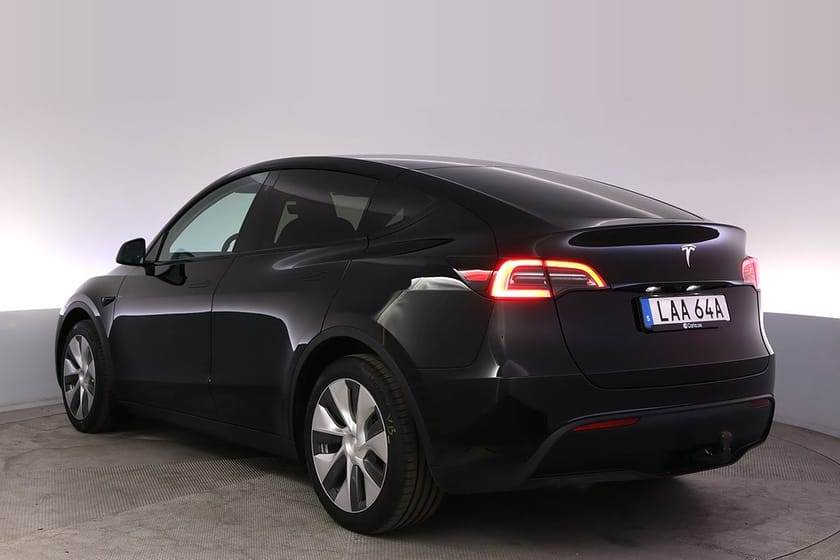 Bild 4 av Tesla Model Y Standard Range RWD Autopilot Panorama Drag