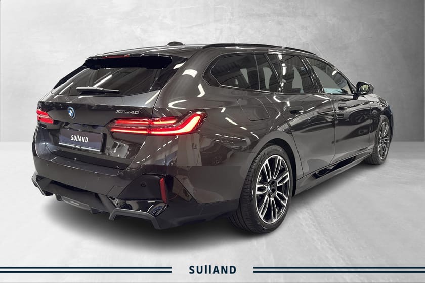 Bilde 5 av BMW i5 xDrive40 Touring /Fully Charged/Soltak/El.krok/Bowers&Wilkins