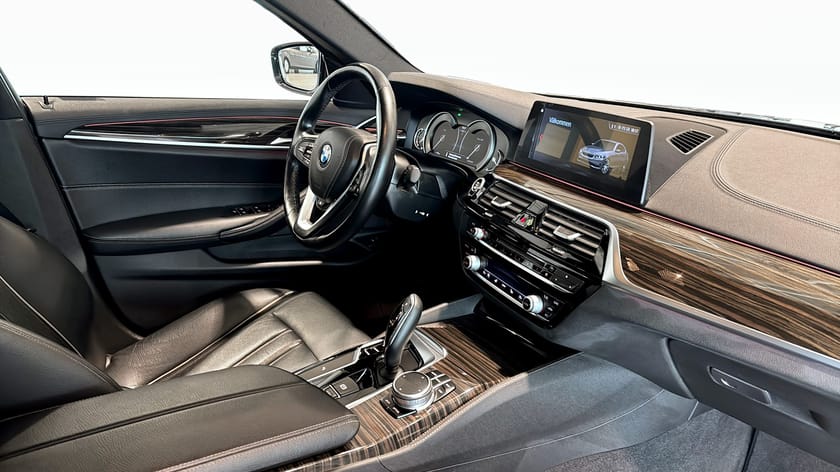Bild 3 av BMW 520d Sedan Luxury Line / 4-Zon / 1Ägare / Navi