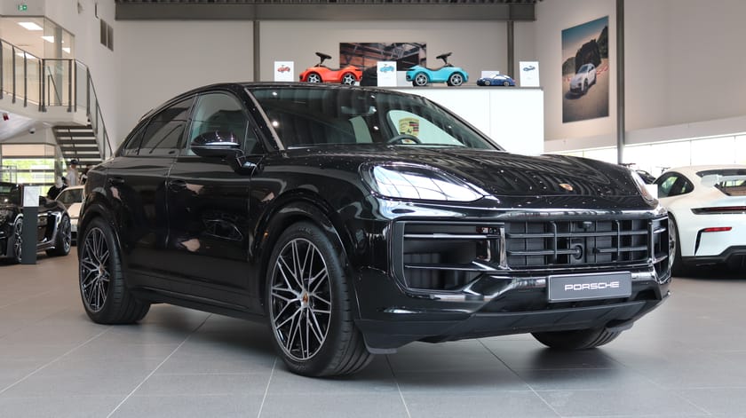 Bild 1 av Porsche Cayenne E-Hybrid Coupé Black Edition / Drag / Soft Close / BOSE