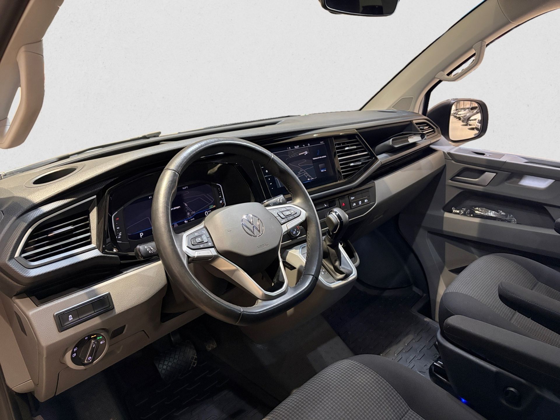 Volkswagen Transporter 2023, bild 7/18