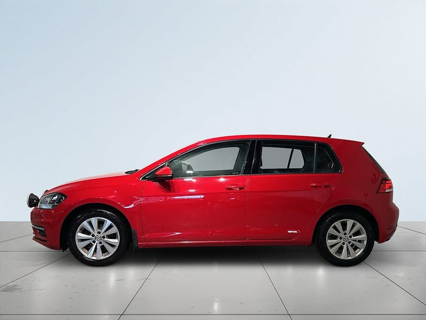 Bild 4 av Volkswagen Golf 5-dörrar 1.0 TSI Kamera Drag Extraljus Mvärm S/V-hjul