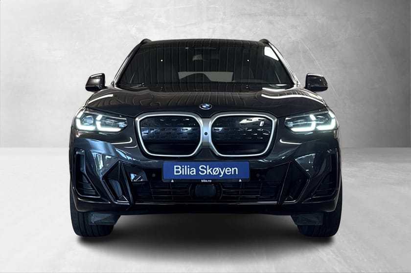 Bilde 2 av BMW iX3 Fully Charged, Skinn, Laser, H/K, ComfAcc, Soltak
