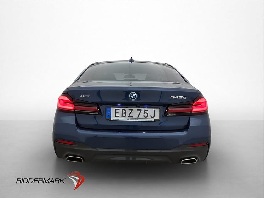 Bild 5 av BMW 545e xDrive Sedan 545 M-Sport Innovation H/K HUD 360° CarPlay