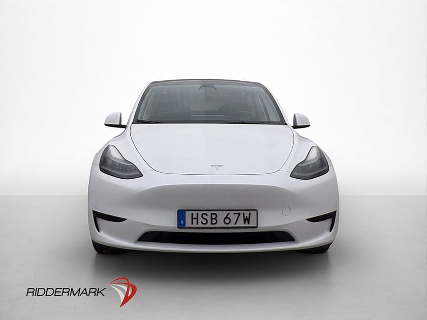 Bild 3 av Tesla Model Y Standard Range RWD AWD Dragkrok Autopilot MOMS