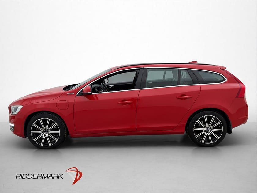 Bild 4 av Volvo V60 D6 Plug-In Hybrid AWD Värm VOC Skinn Kamera Drag