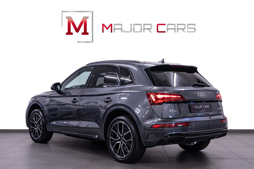 Bild 4 av Audi Q5 55 TFSI e quattro S-Line Cockpit Matrix 20" Ambient Drag